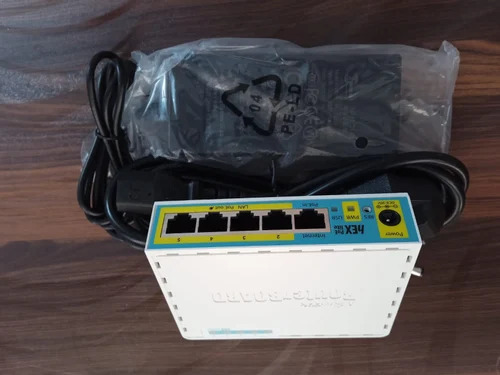 MikroTik hEX PoE lite (RB750UPr2) – 5x Ethernet PoE Router